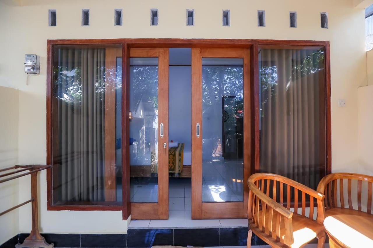 Radika House Apartment Gili Trawangan Exterior photo