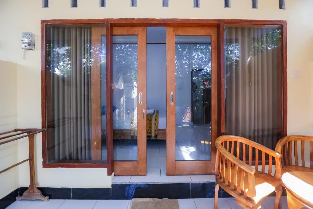 Radika House Apartment Gili Trawangan Exterior photo