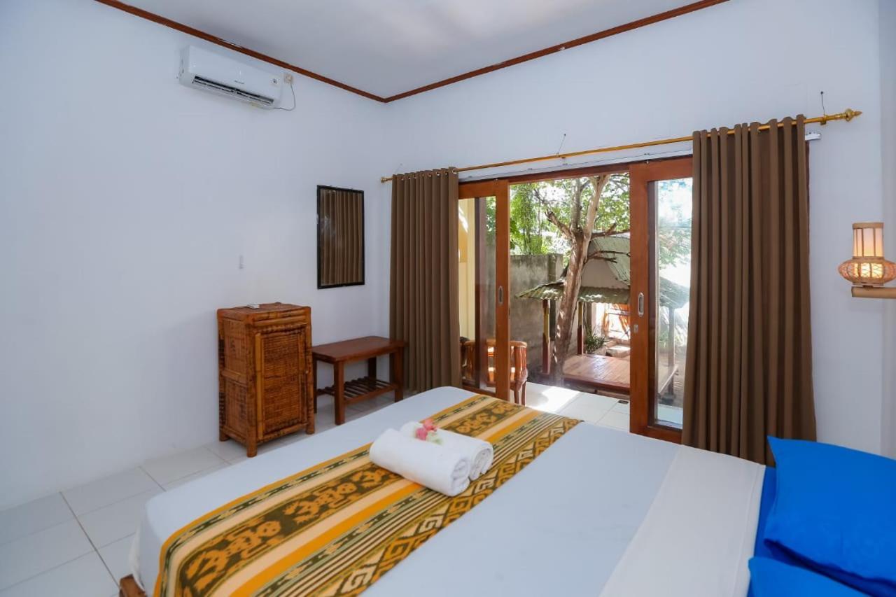 Radika House Apartment Gili Trawangan Exterior photo