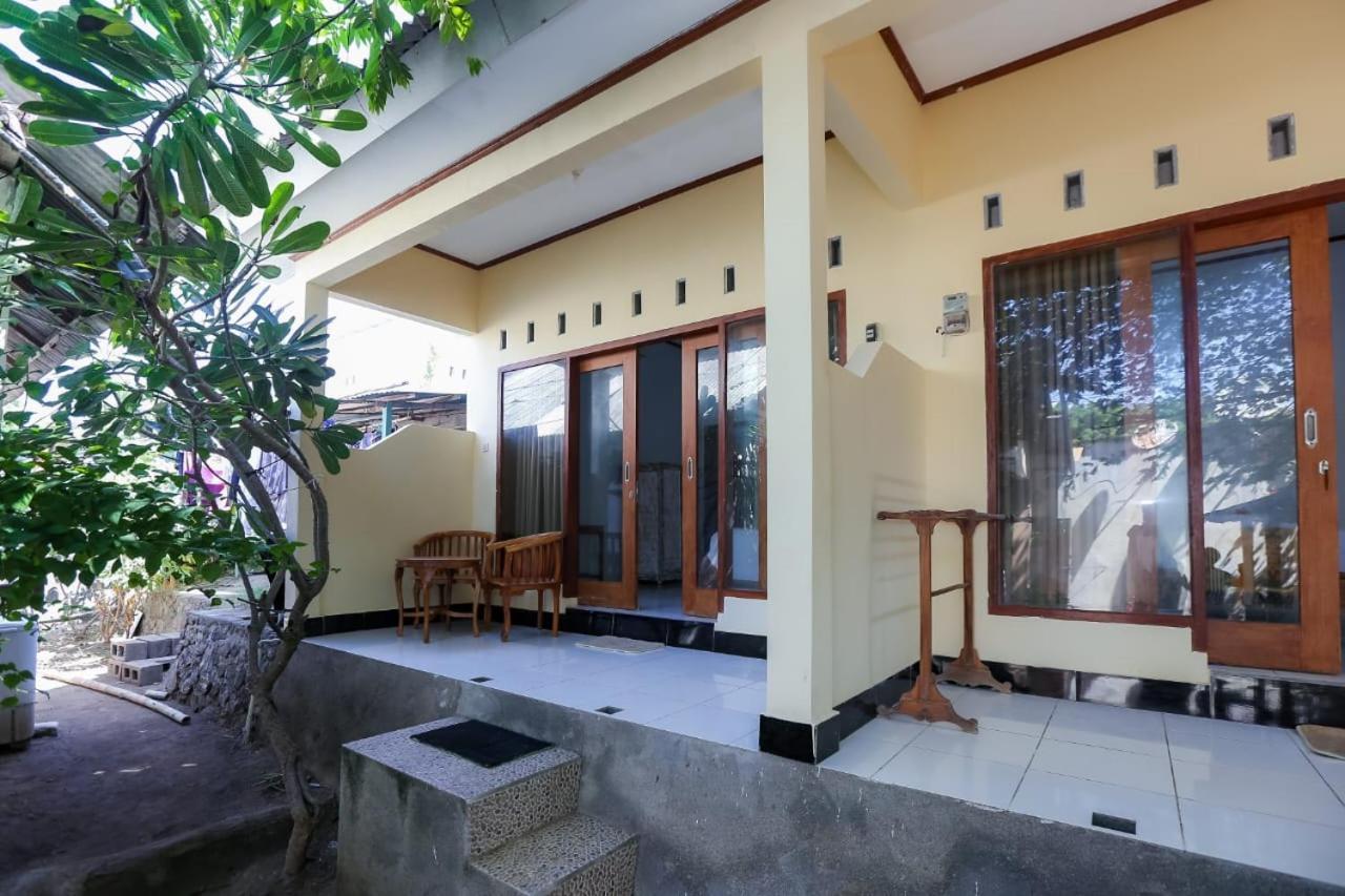 Radika House Apartment Gili Trawangan Exterior photo